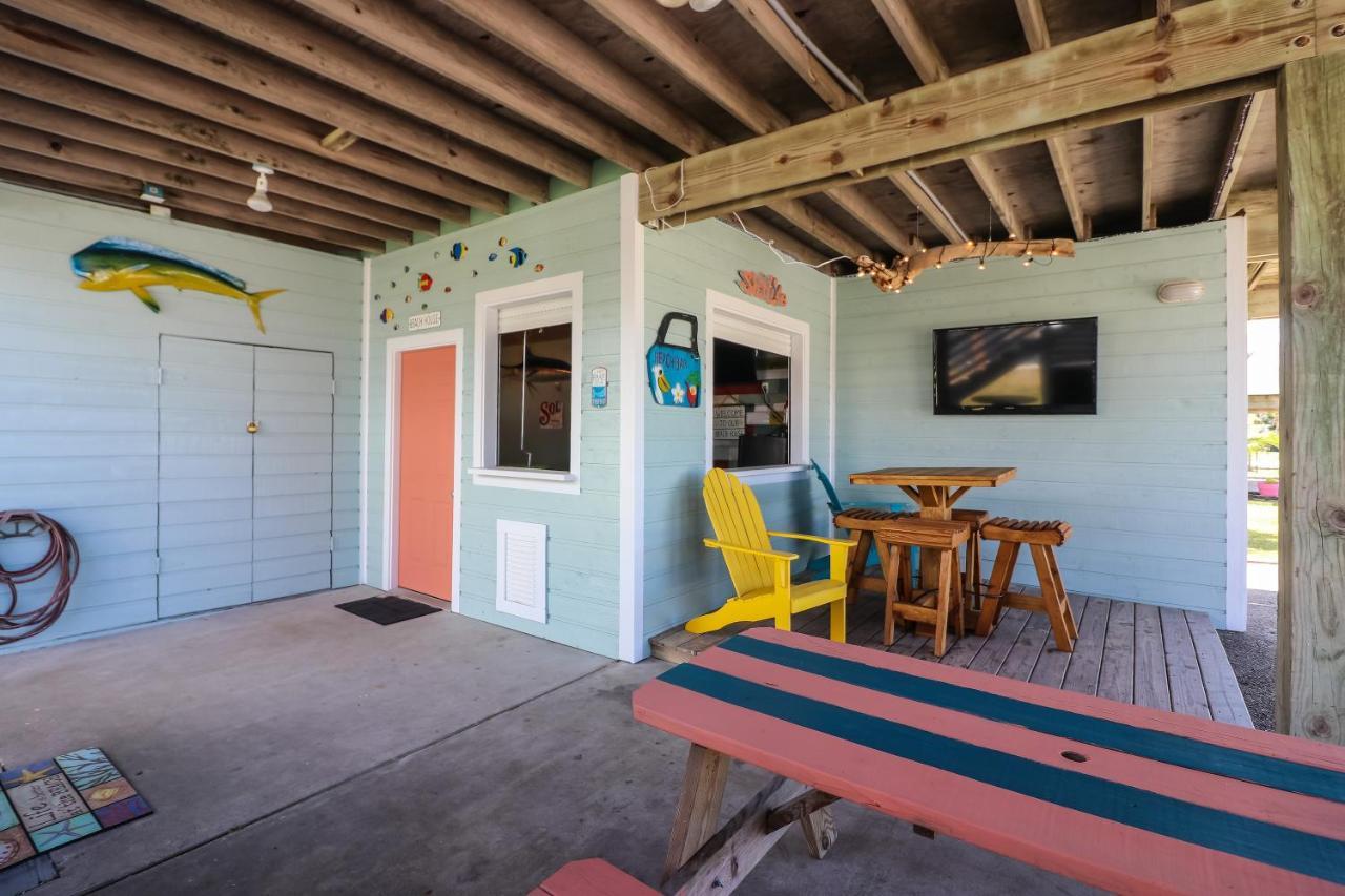 One-Of-A-Kind Beach Home With Lounge Bar Game Room Galveston Exterior photo